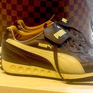Puma 2002 sneakers Rare